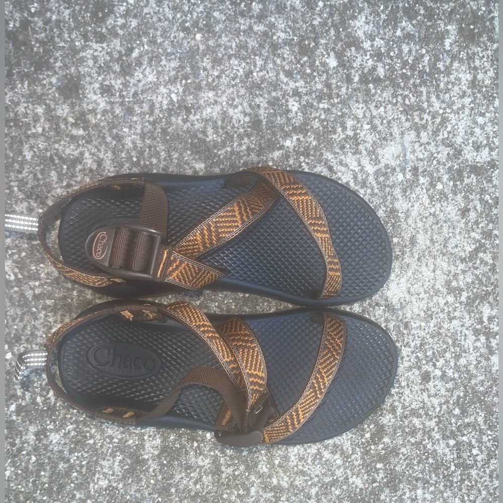 boys chacos size 3 or women’s size 6